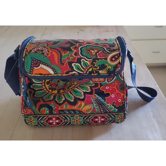 Vera Bradley Stay Cooler Lunch Bag - Red Green Paisley Vinyl, Wipe Clean Int. - Picture 1 of 6